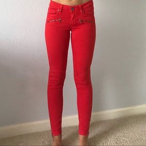 PAIGE Red jeans with zippers!